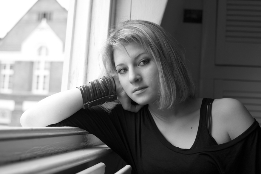 Candy Alderson, artist portrait, London album