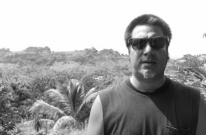 Toni Mena, artist portrait, El Salvador album