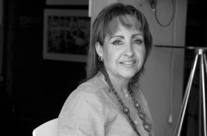 ivette rivera de mendoza, artist portrait, El Salvador album