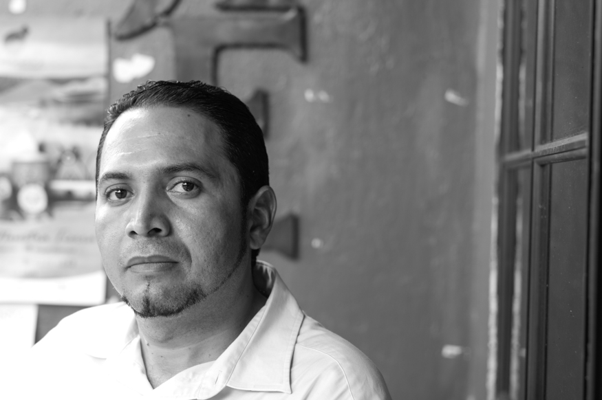 Orlando Rivas, artist portrait, El Salvador album