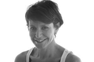 Raquel Maron, artist portrait, El Salvador album