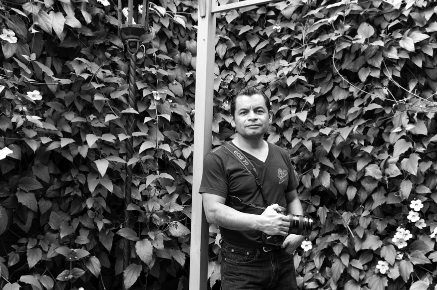 René Ruano, artist portrait, El Salvador album