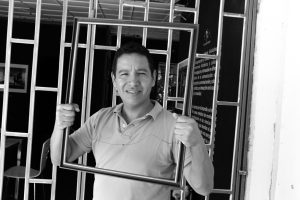 Ricardo Quiteño, artist portrait, El Salvador album