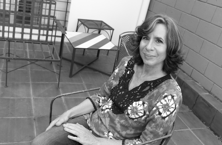 rosanna carbonell, artist portrait, El Salvador album