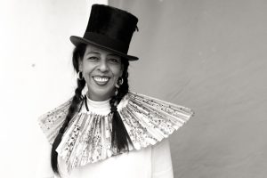 roxana castro, artist portrait, El Salvador album