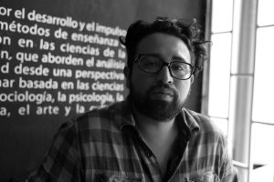 victor artiaga, artist portrait, El Salvador album