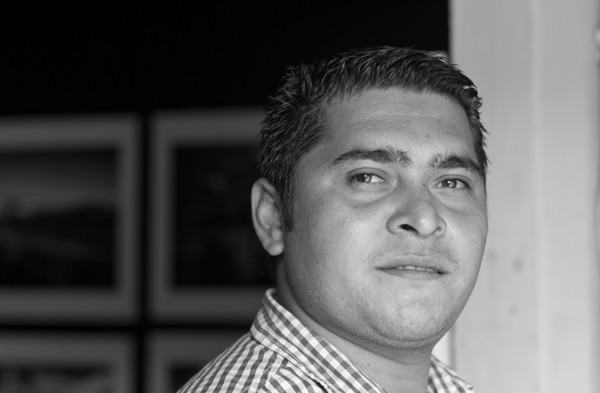 victor peña, artist portrait, El Salvador album