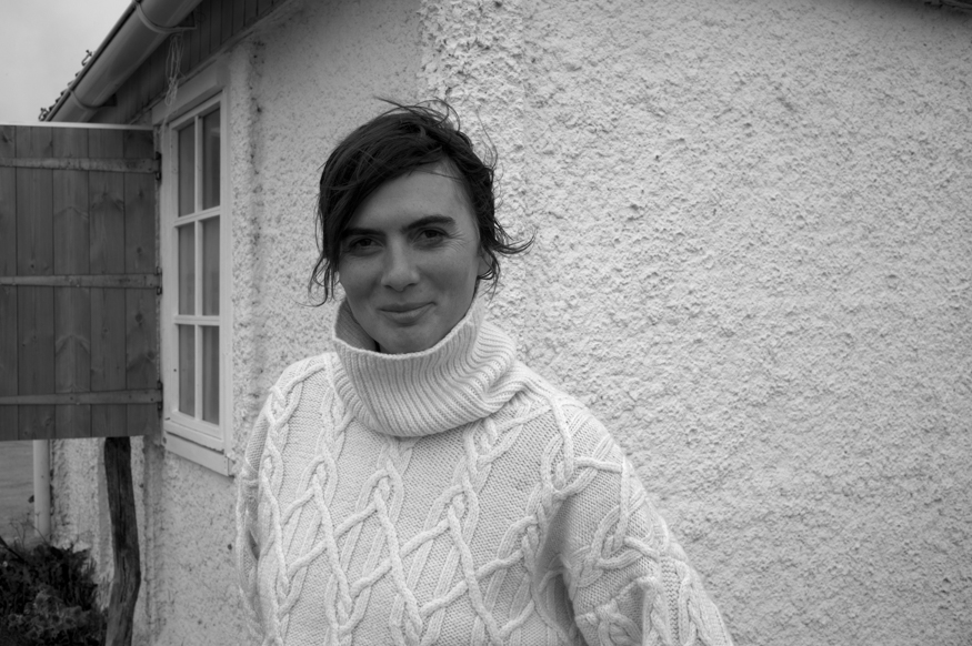 AV(alien), artist photographic portrait, Paris album