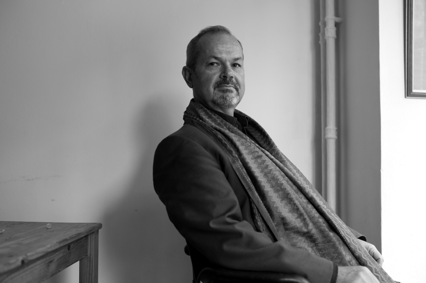 remi hostekind, artist photographic portrait, Paris album