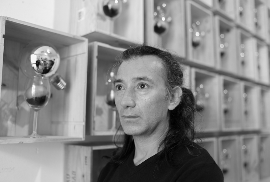 saga, artist photographic portrait, Paris album